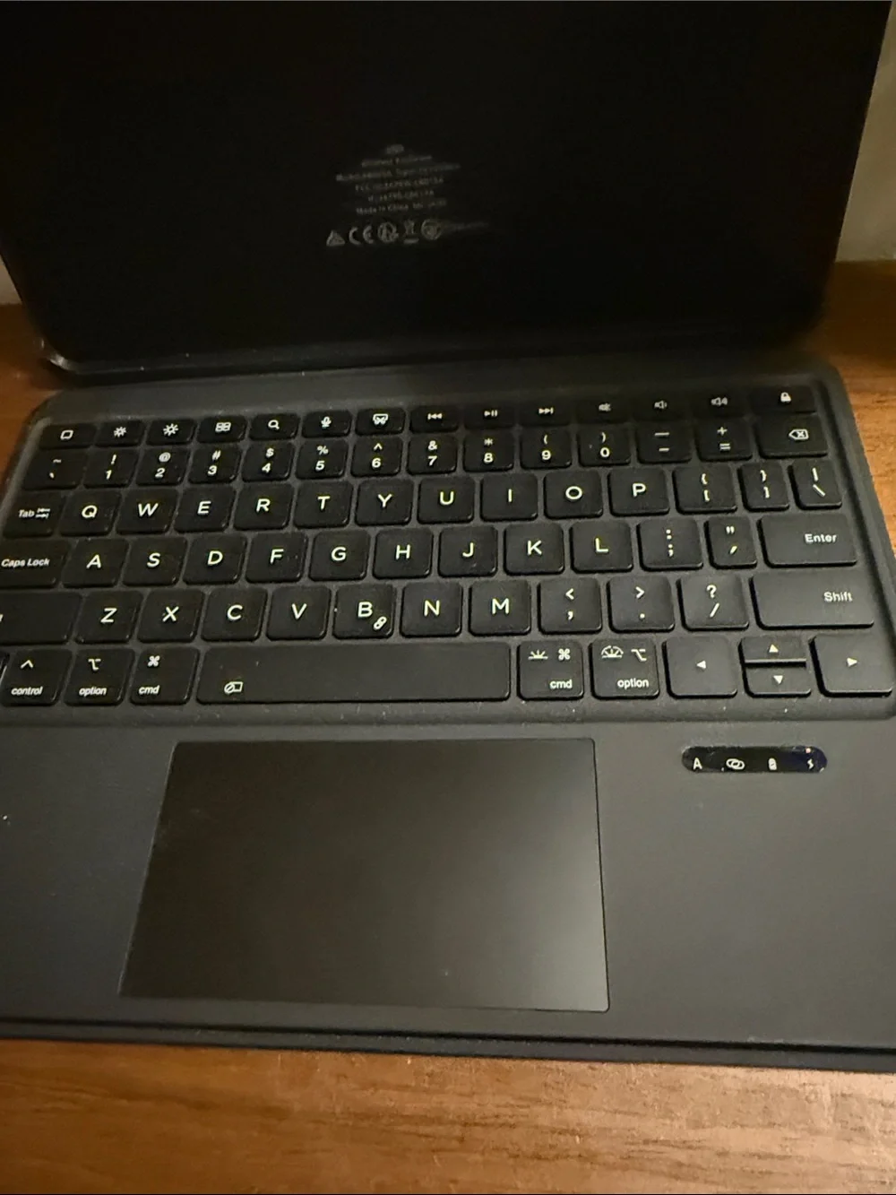 ESR Wireless Bluetooth Keyboard Case – Black